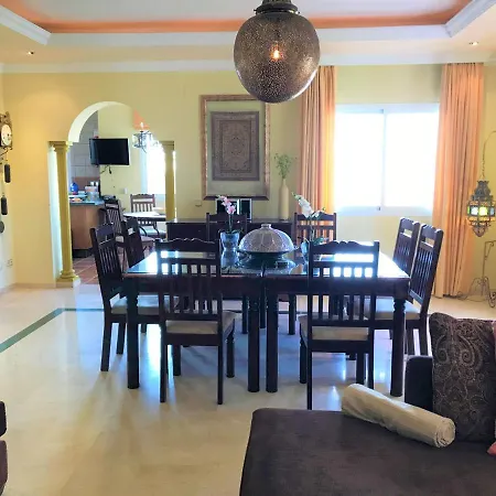 Majestic * Εστεπόνα