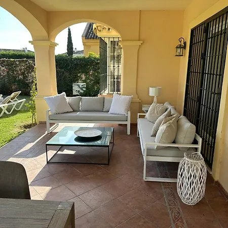 Majestic * Εστεπόνα