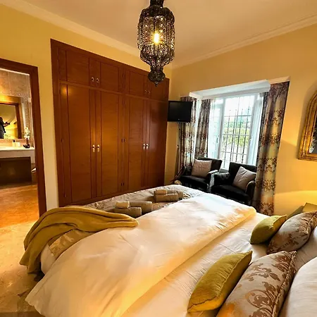 Majestic * Εστεπόνα